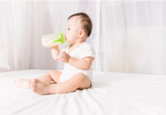 奶粉不适合宝宝的表现 宝宝喝奶粉不吸收的表现