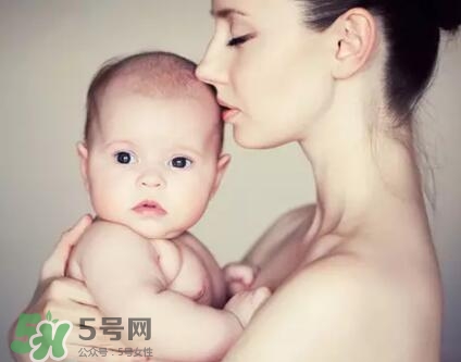 母乳到什么时候就没营养了？母乳什么时候断最好？