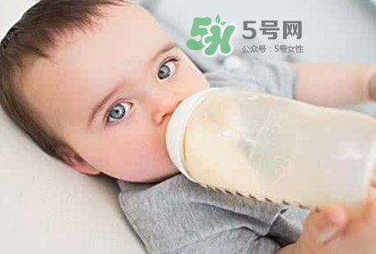 母乳和奶粉能混在一起吃吗？母乳和奶粉混合喂养好吗？