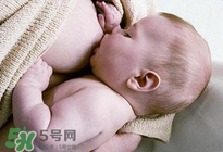 哺乳期奶水时多时少是什么原因？哺乳期奶水时多时少怎么办？