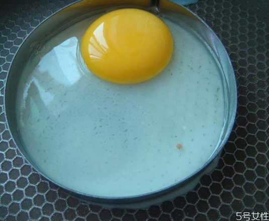 煎蛋怎么煎圆 如何煎出又圆又漂亮的荷包蛋