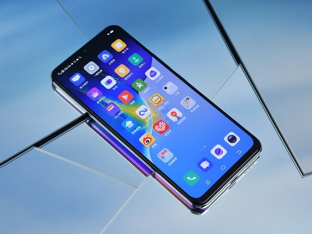 外观靓丽+6400万主摄的轻薄5G手机:vivo S7e评测