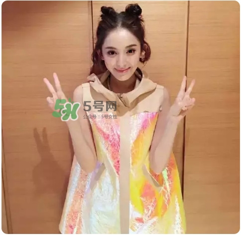 女明星夏天搭配图片 女明星夏天穿什么衣服