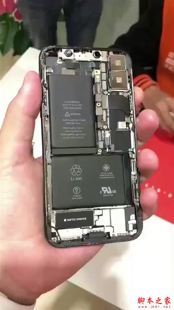 中国奉上iPhone X首拆！首次双电池/主板缩小一半